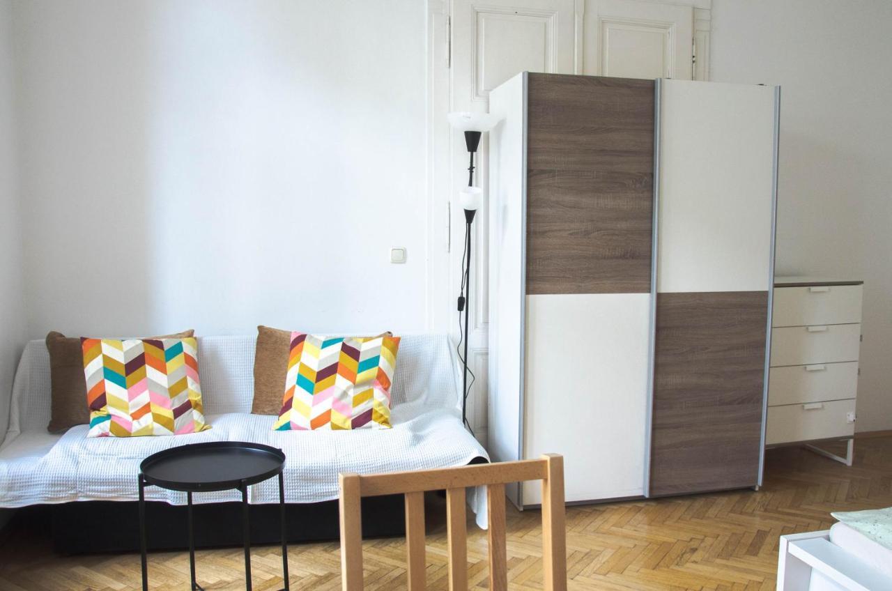 Apartament Wonderful Two Bedroom Wiedeń