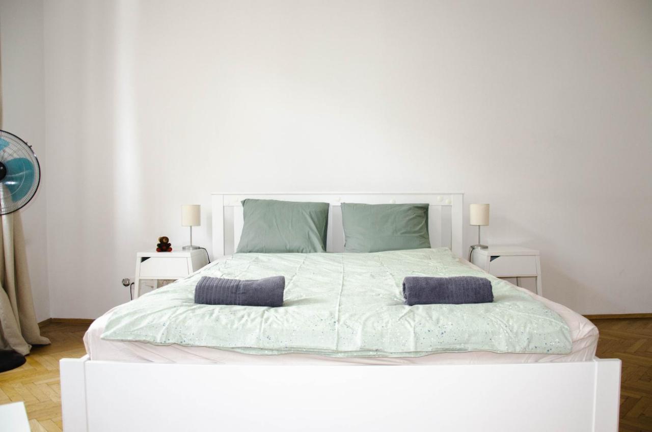 Wonderful Two Bedroom Apartament *